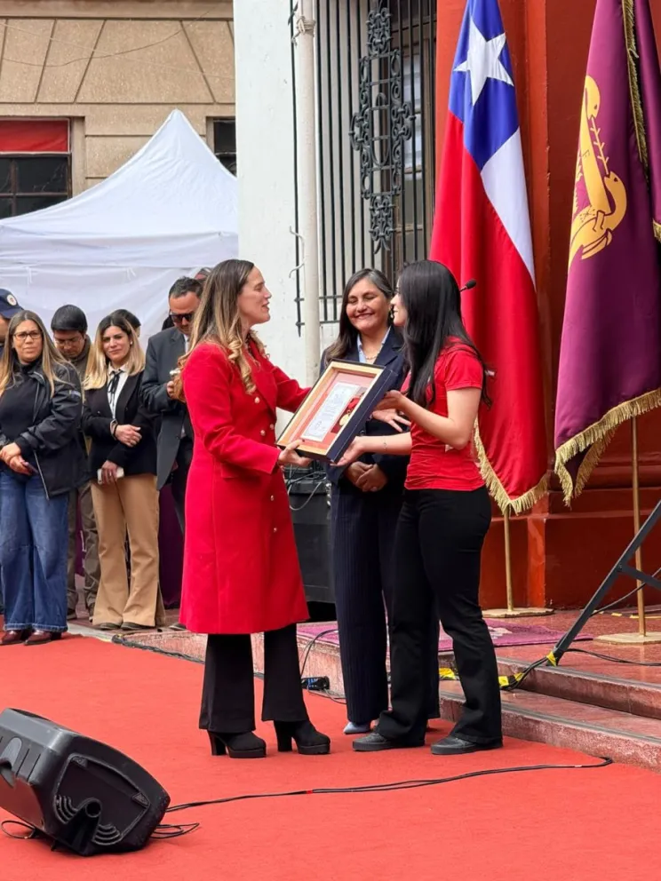 La joven taekwondista María Florencia Sanhueza, fue reconocida por la municipalidad de La Serena. (Foto: Archivo)