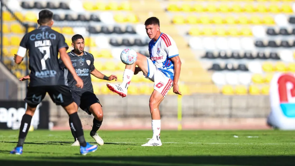Con necesidades diferentes, pero con un mismo objetivo internacional el duelo entre azules y aurinegros promete ser uno de los compromisos de mayor atractivo en la fecha 22 de la Liga de Primera. (Foto: U. de Chile)