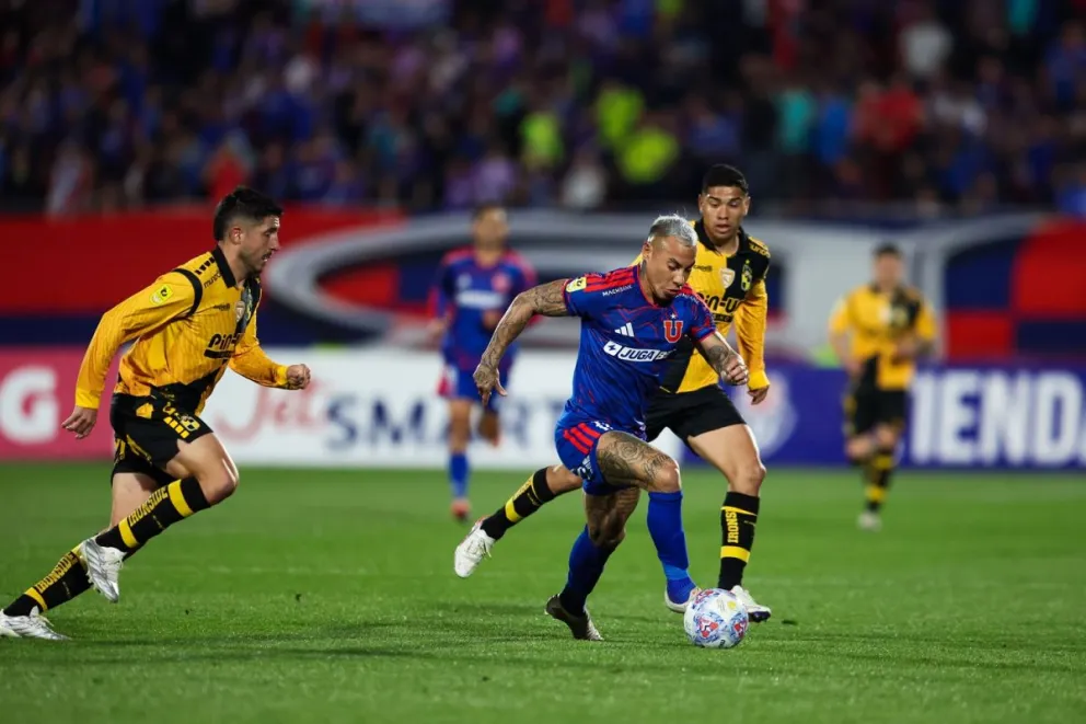 Los goles piratas fueron anotados por Benjamín Chandía y Guido Vadalá. Para el conjunto azul marcaron Eduardo Vargas, Juan Martín Lucero, en dos oportunidades, y Octavio Rivero, quienes sentenciaron el triunfo de la “U”. (Foto: Universidad de Chile)