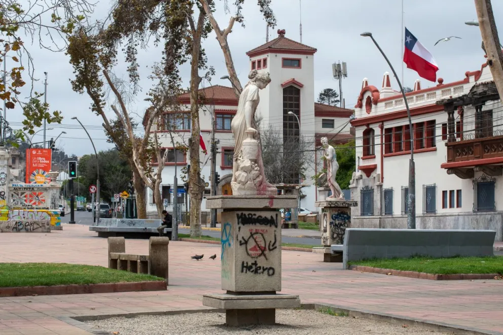 El proyecto busca recuperar el valor patrimonial de las 34 esculturas que forman parte del Museo Escultórico, además del portal revestido en mármol que fue donado a la ciudad con motivo del Centenario de la República en 1910. (Foto: Cristian Silva)