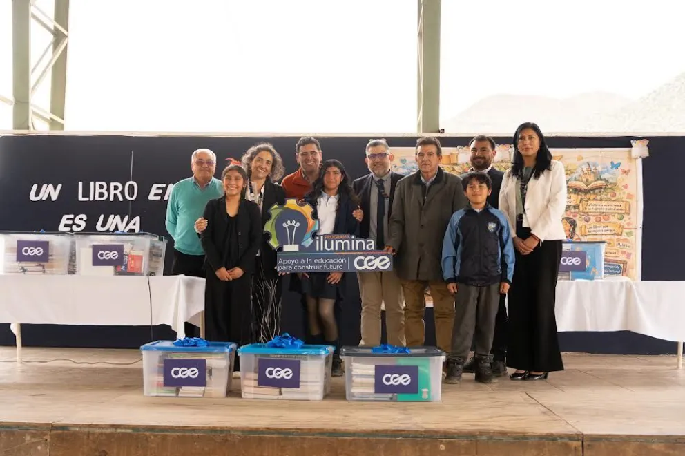 La ceremonia contó con la participación de alumnos, docentes y representantes de la comunidad educativa, además del alcalde de Monte Patria, Cristian Herrera, y ejecutivos de CGE. (Foto: Cedida)