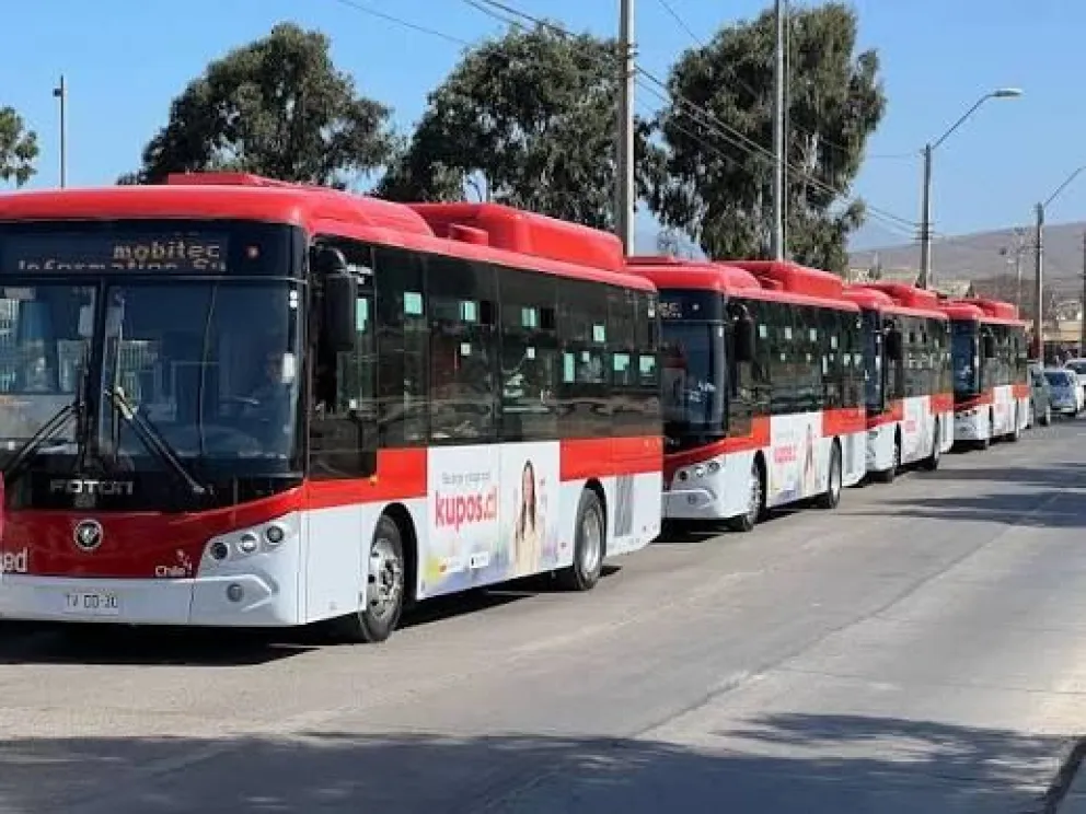 La iniciativa, denominada inicialmente “Ampliación de Recorridos de Buses Eléctricos Tierras Blancas Coquimbo E03”, contempla extender la cobertura del actual sistema mediante una ampliación del contrato vigente con ESERCO. (Foto: GORE Coquimbo)