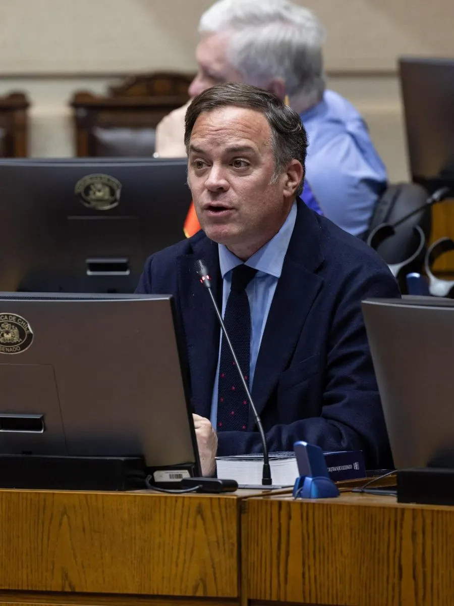 Matías Walker considera una posible candidatura presidencial para 2029