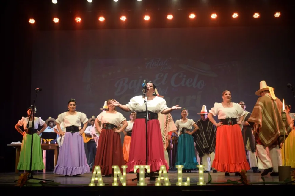 Los integrantes de Antali reafirmaron su compromiso de seguir promoviendo las tradiciones del valle del Limarí. (Foto: Cedida)