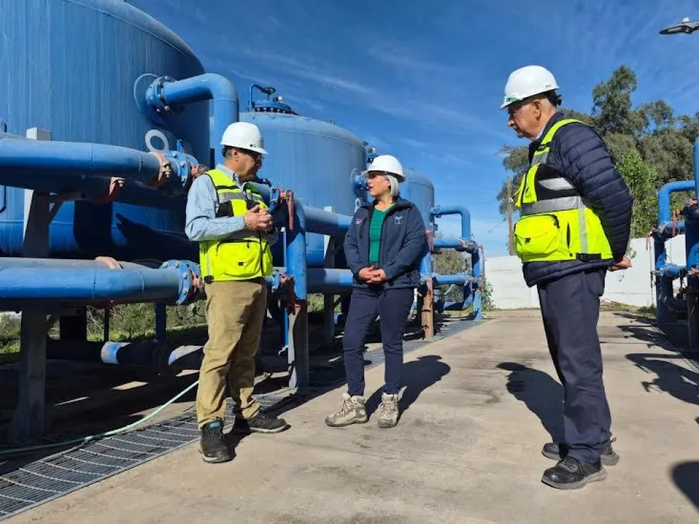 El refuerzo forma parte del plan operativo y de contingencia que la sanitaria presentó este miércoles en la planta de producción de Los Peñones de Ovalle. (Foto: Cedida)