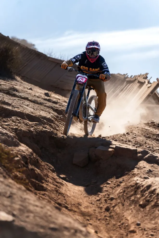 Andacollo se prepara para recibir una competencia que promete velocidad, destreza y emoción, con uno de los espectáculos más exigentes y atractivos del ciclismo de montaña. (Foto: Cedida)
