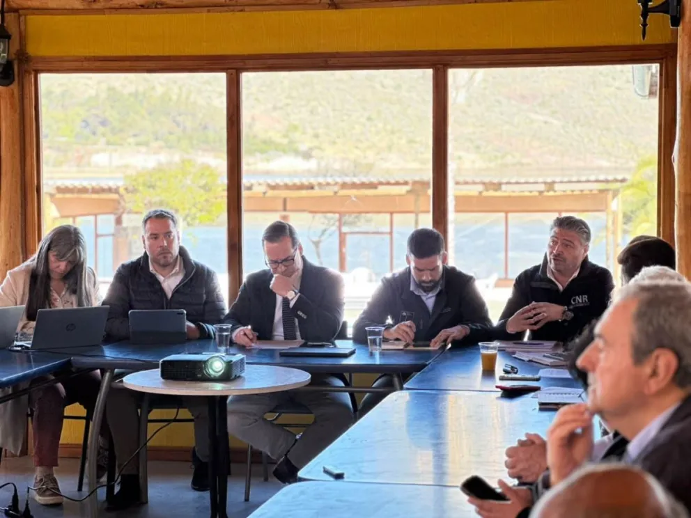 La Comisión de Aguas del CORE abordó en el embalse Recoleta las inversiones de largo plazo y las necesidades urgentes de los regantes tras el último sistema frontal.