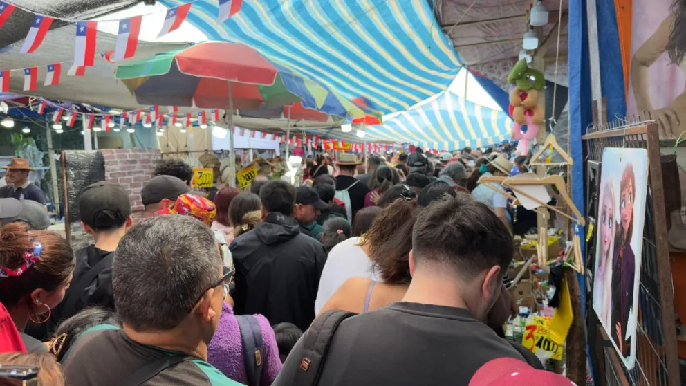 Los pasillos comerciales de La Pampilla reúnen una amplia variedad de productos, emprendimientos y ofertas para los visitantes.