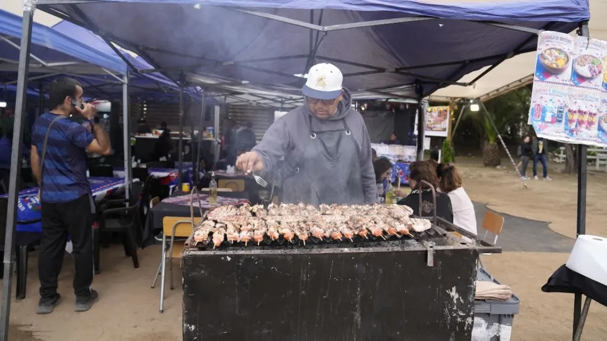 Fonda Solidaria en Ovalle: Música, gastronomía y emprendimientos Fonda Solidaria en Ovalle: Música, gastronomía y emprendimientos