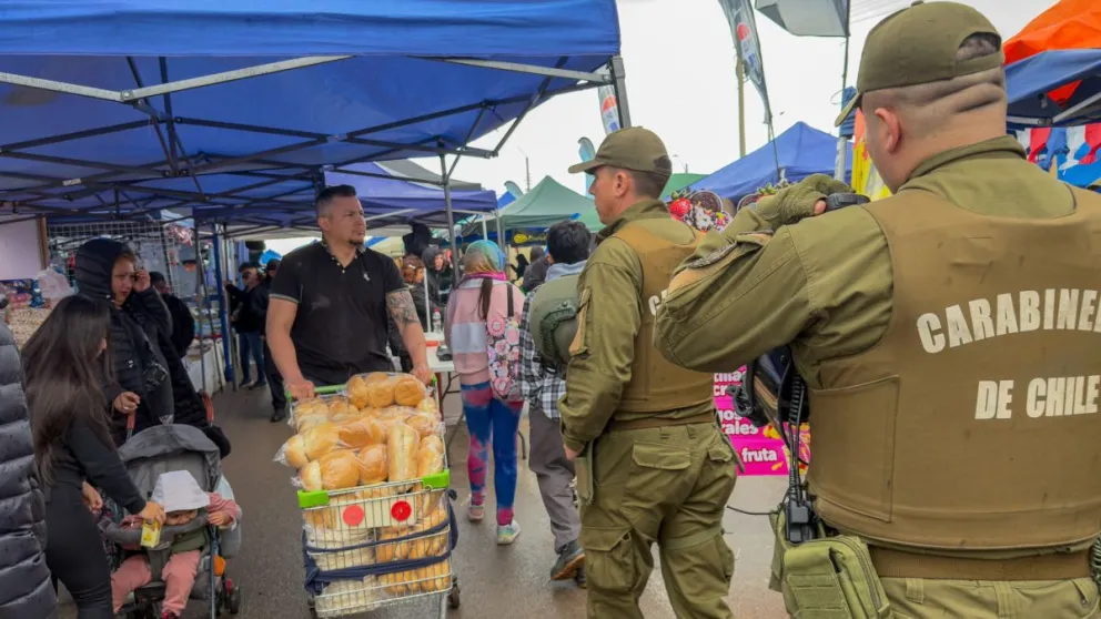 En promedio, Carabineros detuvo a casi 37 personas diariamente y realizó más de 2.000 fiscalizaciones por jornada. El día con mayor cantidad de aprehensiones fue el sábado 19 de septiembre, cuando se detuvieron a 48 personas. (Foto: Cedida)