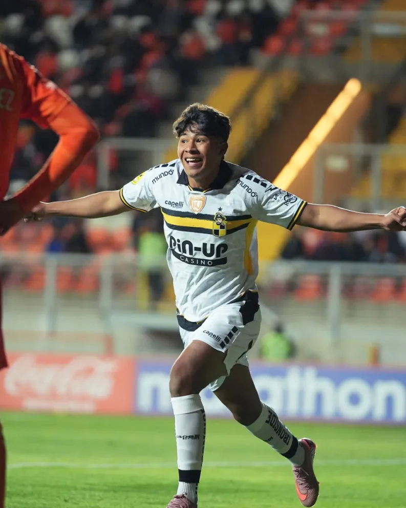 El gol de Blanco le dio a Coquimbo Unido una ventaja valiosa para la revancha frente a Cobreloa, dejando claro que se va por buen camino en la formación de sus canteranos. (Foto: Coquimbo Unido)