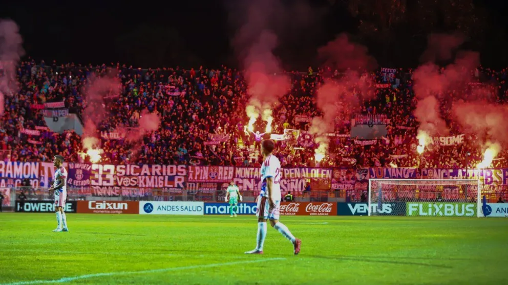 La ANFP resolvió reanudar este domingo, a las 14:45 horas y sin público, los minutos restantes del duelo de ida entre Everton y Universidad de Chile. (Foto: Cedida)