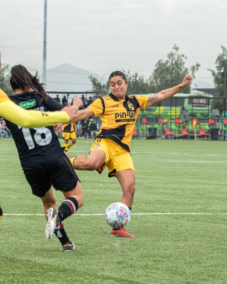 El conjunto aurinegro, de la mano de sus cuatro nuevas seleccionadas, buscará consolidar su avance a la ronda de las cuatro mejores del país. (Foto: Fernando Guajardo)