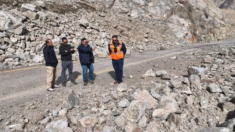 Hace unos días el delegado presidencial y el MOP regional realizaron una visita a la Ruta a Ruta 41-CH para constatar en terreno los efectos del temporal. (Foto cedida)
