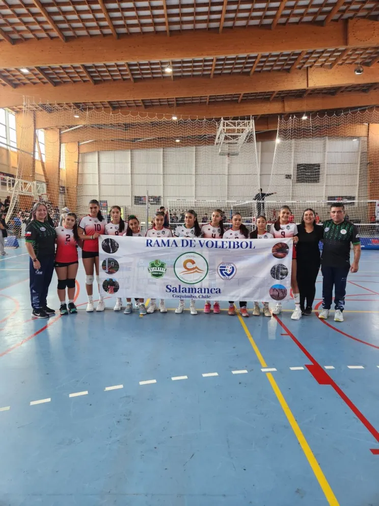 La delegación de Cumbres de Choapa aportó con la plata para una nueva  presea regional en los Juegos Deportivos Escolares en la disciplina de vóleibol Sub 14. (IND)