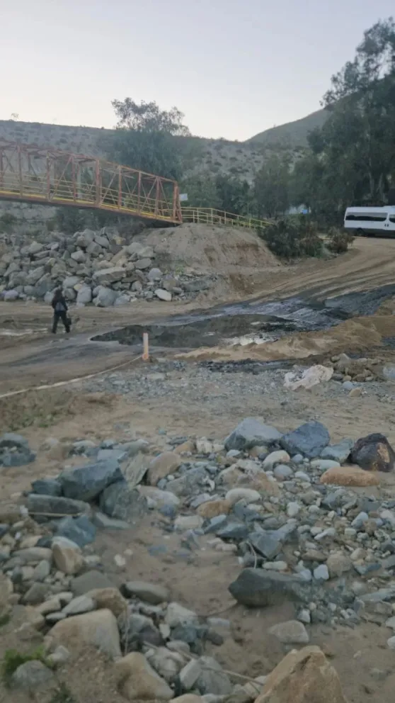 El vertimiento alcanzó la quebrada Los Mantos, afluente del estero de Punitaqui. (Foto: Cedida)