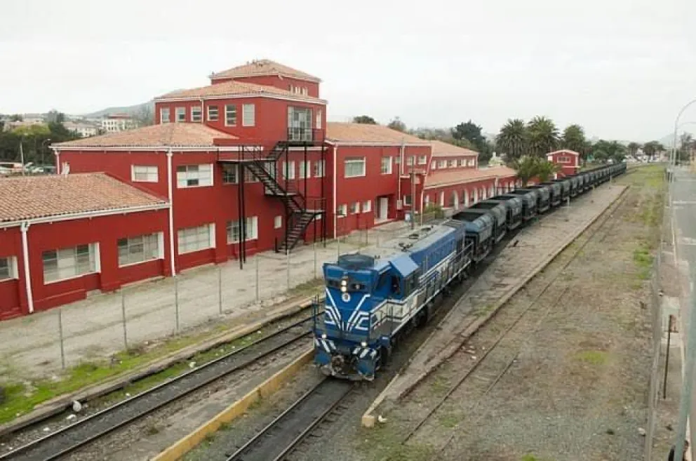 El tren, ahora solo de carga de minerales, continúa vigente y circula entre La Serena y Coquimbo. La antigua estación de La Serena también sigue en pie.