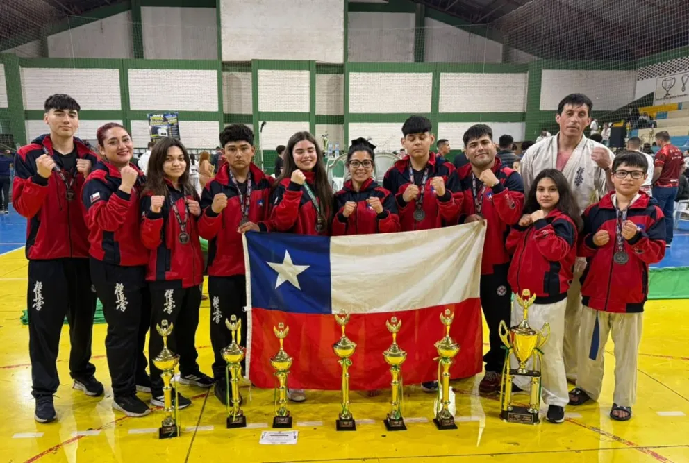 El equipo regional estuvo encabezado por la sensei Gabriela González, del Dojo La Serena.(Foto: Cedida) 