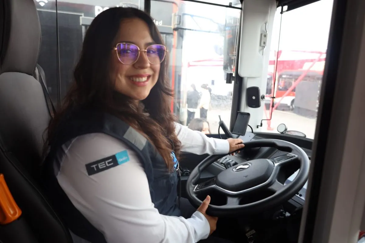 Mujeres conductoras lideran buses eléctricos en Ovalle Mujeres conductoras lideran buses eléctricos en Ovalle
