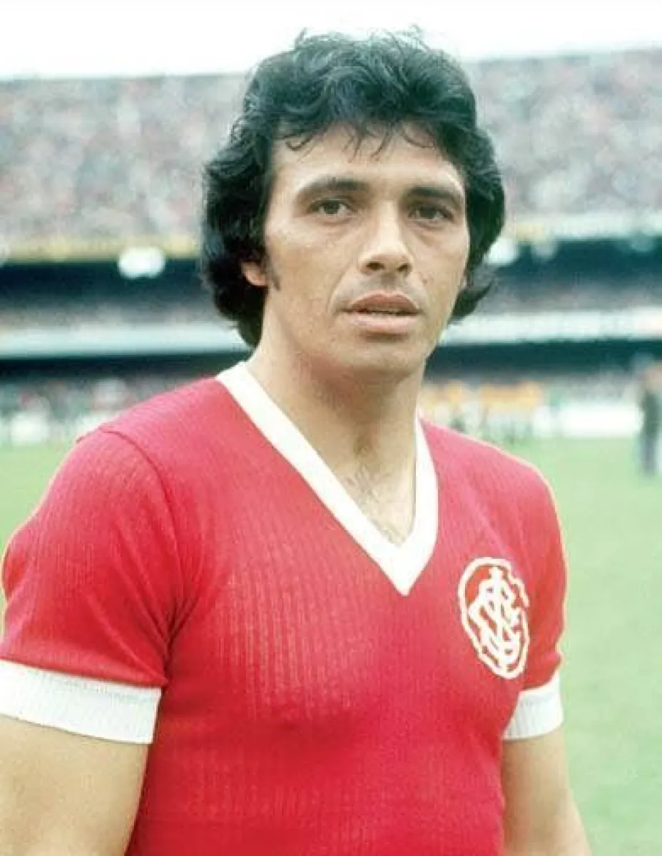 De niño con muletas a leyenda: Elías Figueroa cumple 80 años