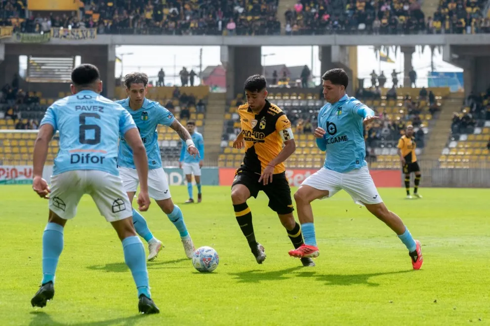 El viernes 16 la atención estará puesta en el Claro Arena. Allí, piratas y celestes disputarán una final con el incentivo de levantar el primer trofeo de la Copa de la Liga y abrir la puerta hacia la Libertadores del próximo año. (Foto: Cristian Silva)