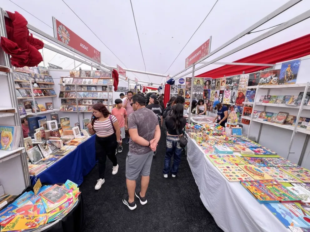 La Feria del Libro de La Serena se realizará este verano próximo en la plaza de armas para celebrar sus 41 años de historia. (Foto: El Día)