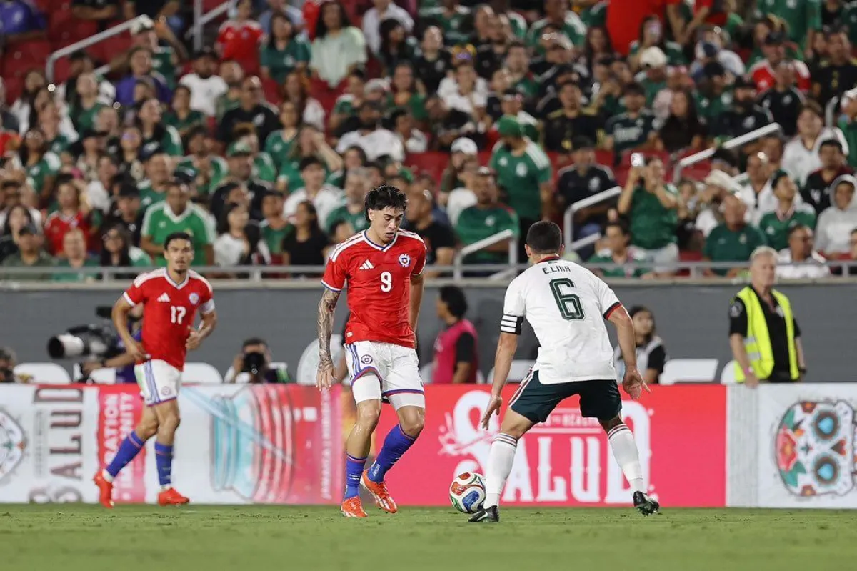 Chile pone la mirada en el doble desafío frente a Colombia