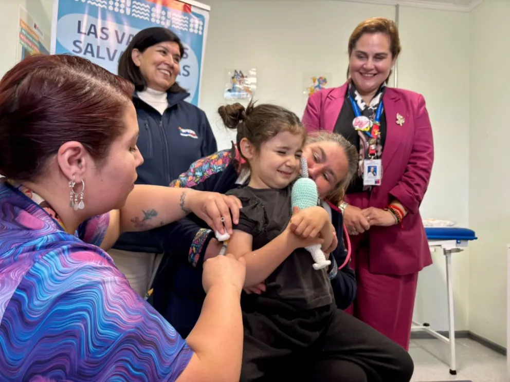 Las familias pueden revisar el historial de vacunación de sus hijos en Portal Paciente del Ministerio de Salud y acudir a cualquier vacunatorio público o privado en convenio para completar las dosis pendientes.
