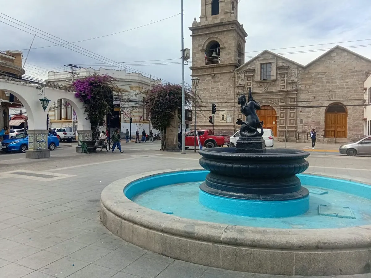 Plaza San Francisco: Historia y encuentro en el casco histórico
