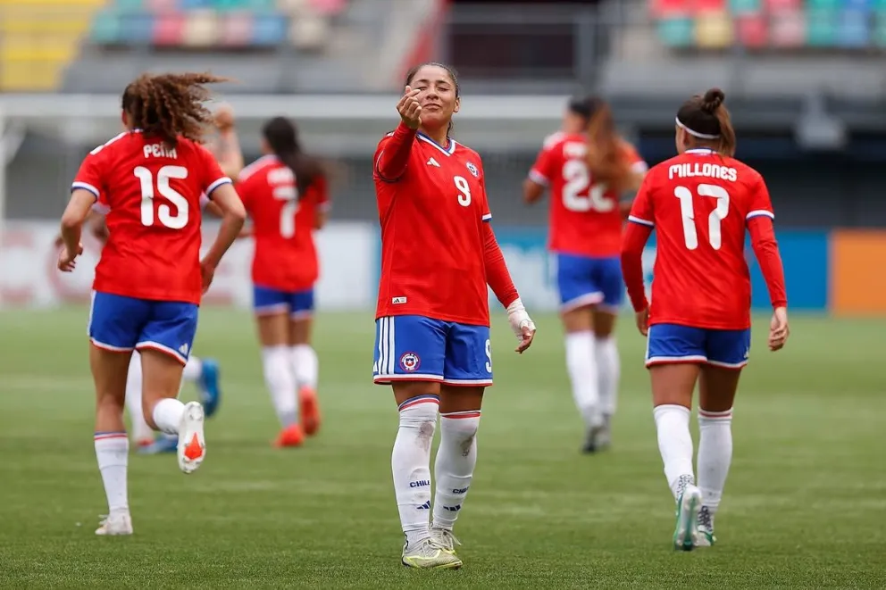 La “Chapa” tuvo una tarde soñada y comenzó a marcar diferencias en todo el frente de ataque de la selección chilena. (Foto: C. Parra - FFCh.)