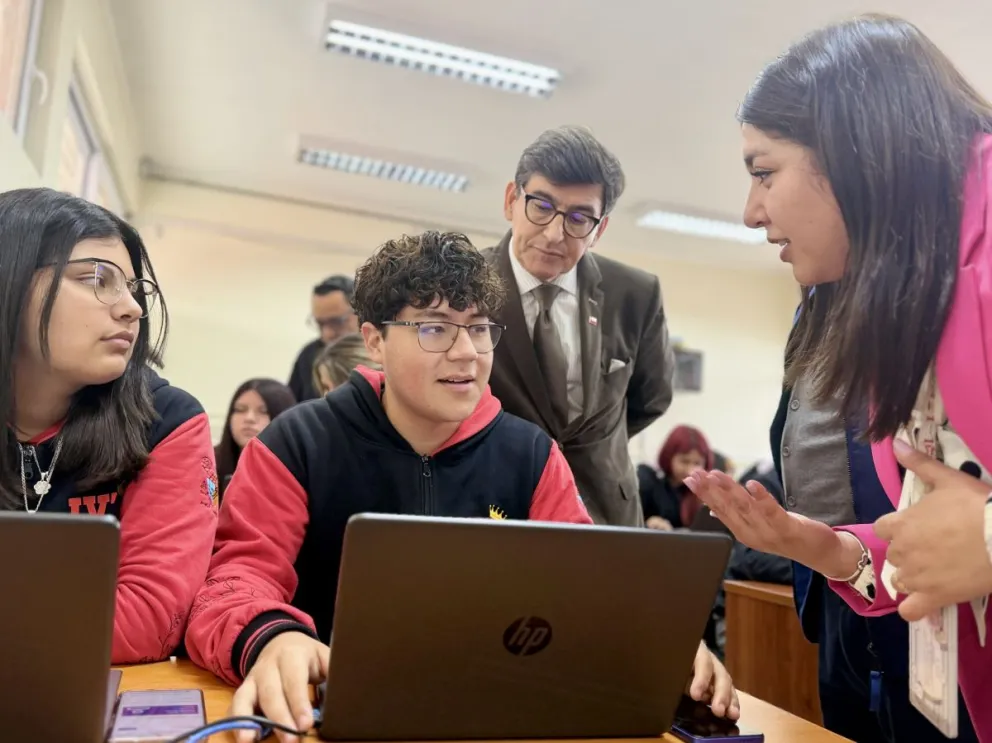 El proceso está dirigido a quienes desean ingresar el próximo año a una universidad, instituto profesional o centro de formación técnica, así como a quienes ya cursan estudios superiores y actualmente no cuentan con apoyo financiero.