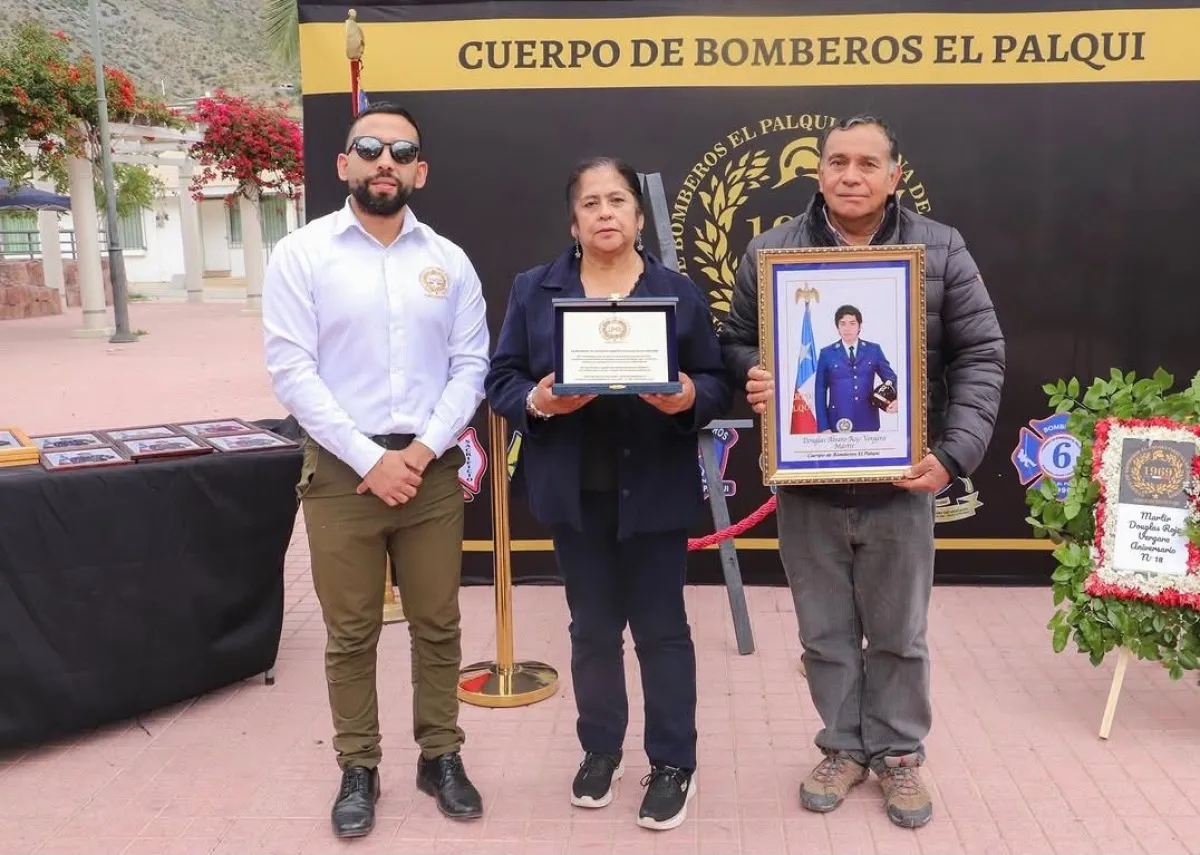 Memoria de Douglas Rojo, mártir de Bomberos de El Palqui Memoria de Douglas Rojo, mártir de Bomberos de El Palqui