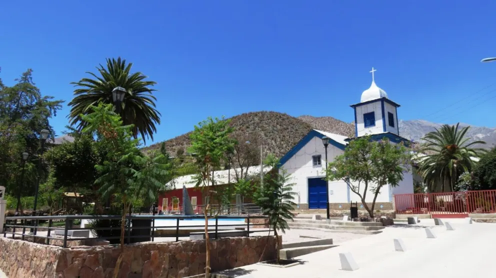 La iglesia y la plaza de Tulahuén destacan entre los espacios que se busca proteger con la declaratoria patrimonial. (Foto: Cedida)