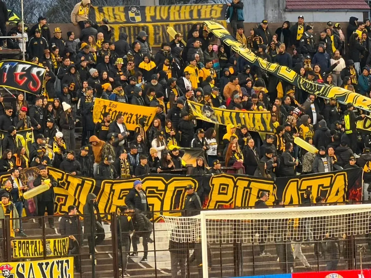 Hinchas de Coquimbo buscan recuperar dinero tras fallido viaje a Buenos Aires Hinchas de Coquimbo buscan recuperar dinero tras fallido viaje a Buenos Aires