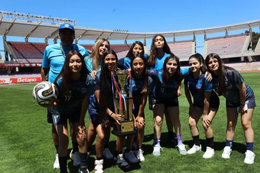 La Liga Intercomunal Nuevas Promesas promoverá la participación femenina y generará espacios de encuentro entre distintas comunas. 