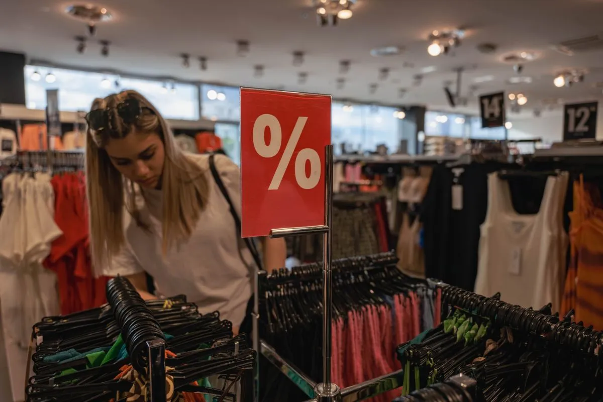 Sensibilidad al precio impulsa el auge de los outlets y consolida el negocio del descuento en Chile