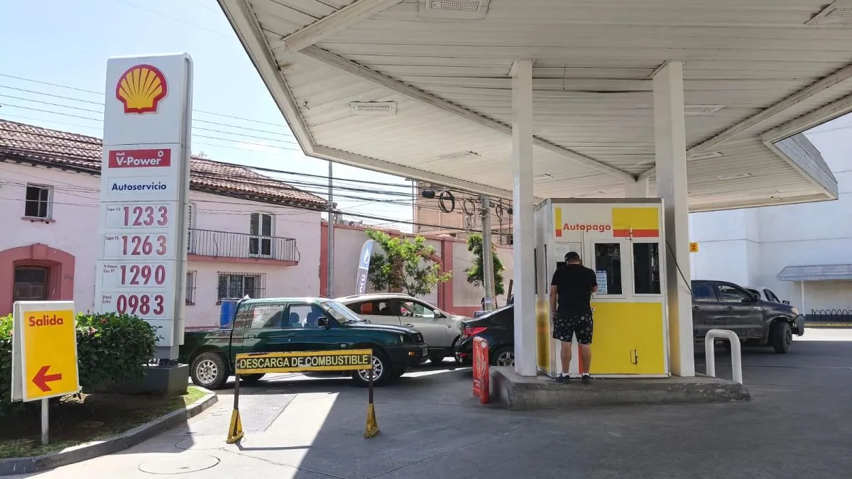 Alza en bencinas y su impacto en el costo de vida Alza en bencinas y su impacto en el costo de vida