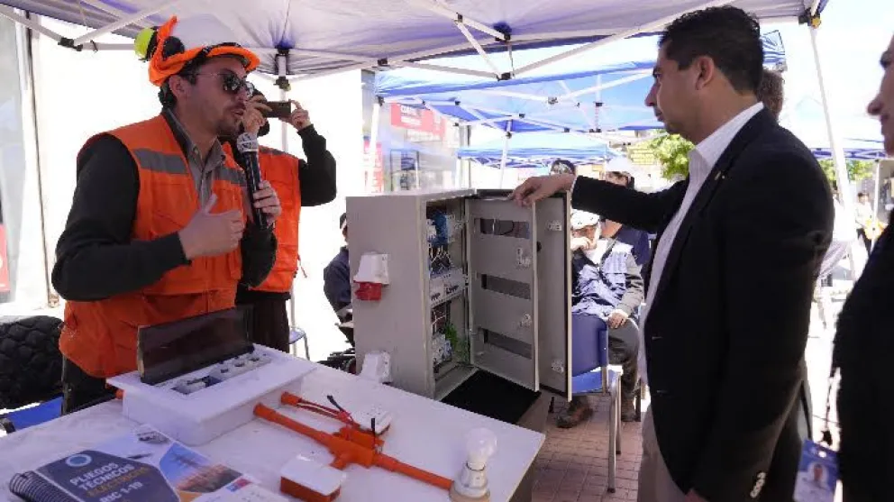 La jornada  permitió  a la comunidad informarse sobre la eficiencia energética y conocer alternativas de energías renovables. 