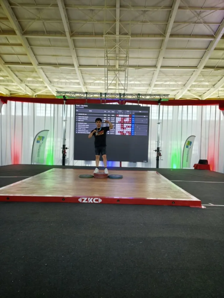 Luis Felipe Alfaro, 17 años, representante del Club San Joaquín de La Serena, logró el primer lugar en la categoría 70 kilos de peso corporal.