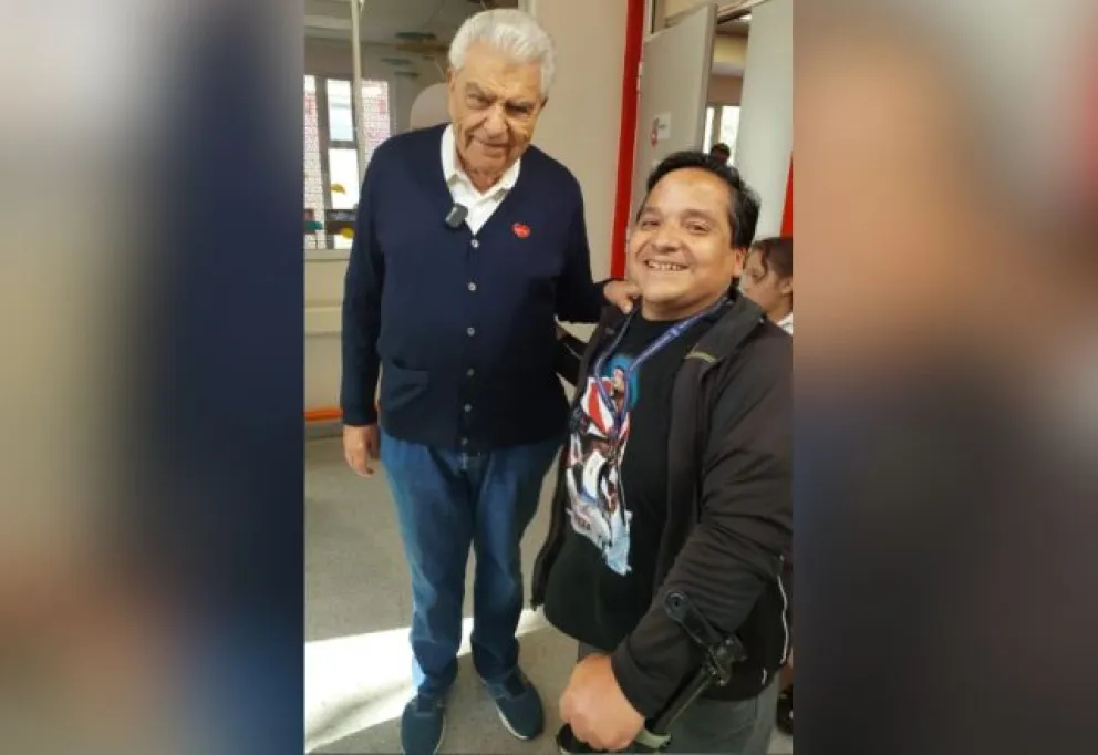 En 2025, junto al gran impulsor de la Teletón: Mario Kreutzberger, “Don Francisco”, cuando se encontraron en el Instituto Teletón de Coquimbo. 
