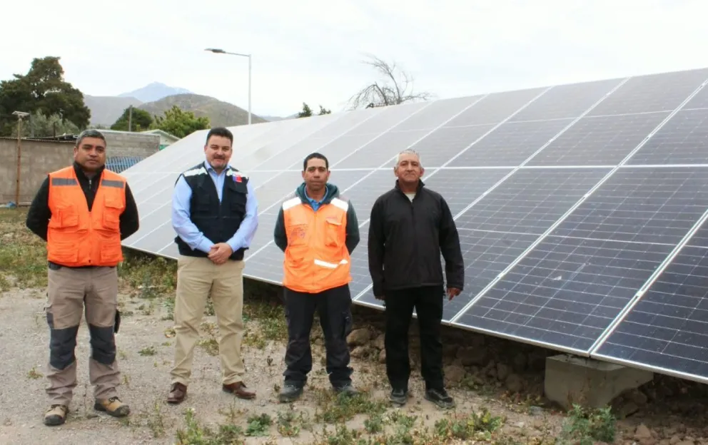 La inversión permitirá implementar seis sistemas fotovoltaicos en Servicios Sanitarios Rurales (SSR) de las comunas de Vicuña y La Higuera. (Foto: Cedida)