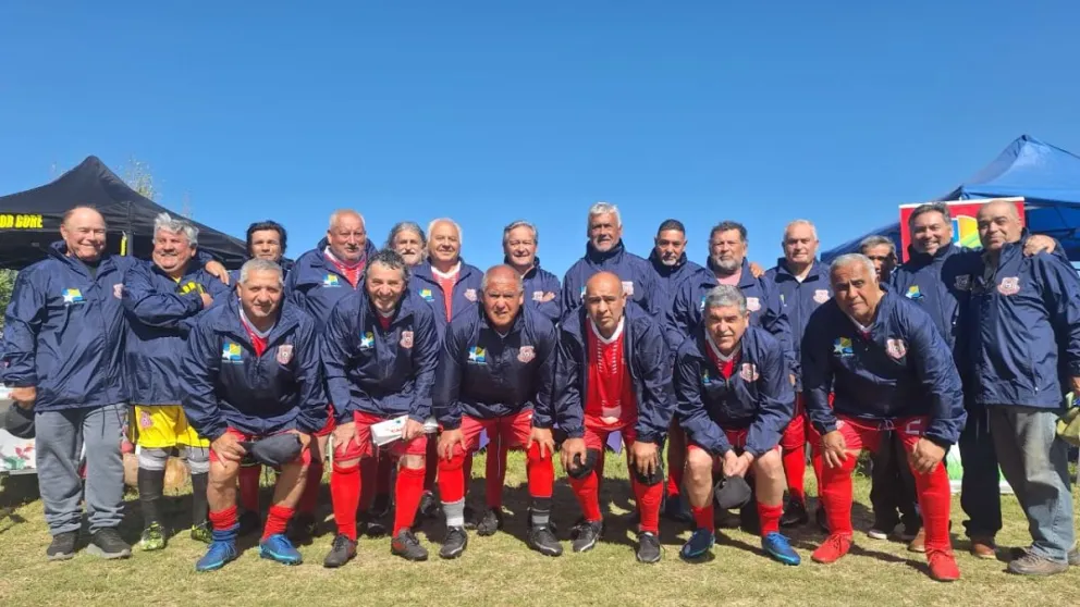 Con más de siete décadas de historia en la competencia amateur regional y muy en especial la Liga Comercial,  el Deportivo Profesores de La Serena sigue fortaleciendo su red de institucional.