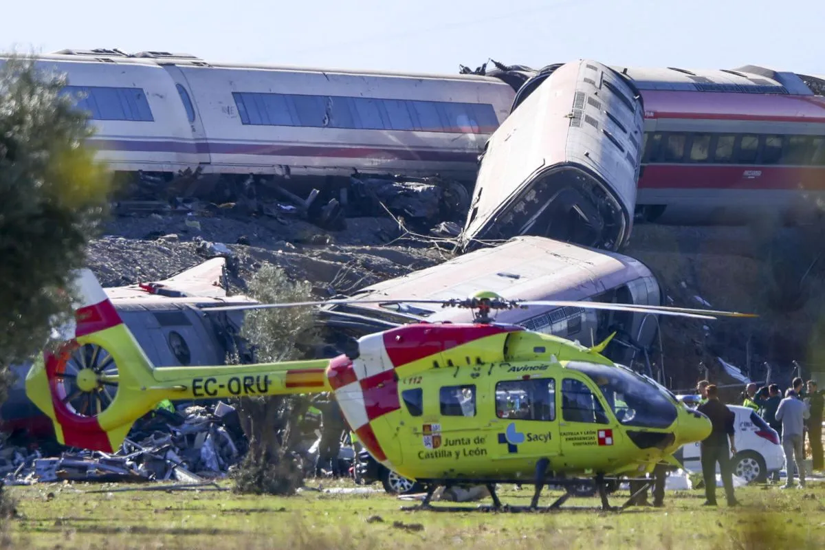 Nuevo accidente ferroviario en España: se elevan a 68 los fallecidos en choque de trenes