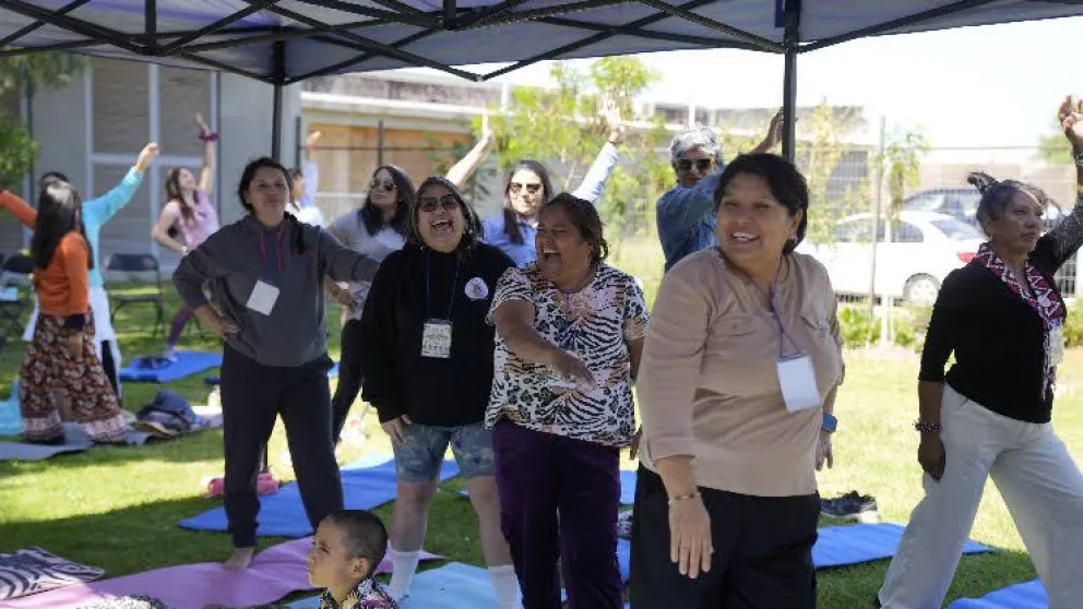 La jornada permitió a las más de 50 asistentes disfrutar de distintas experiencias orientadas a promover la conexión personal, relajación y reflexión.