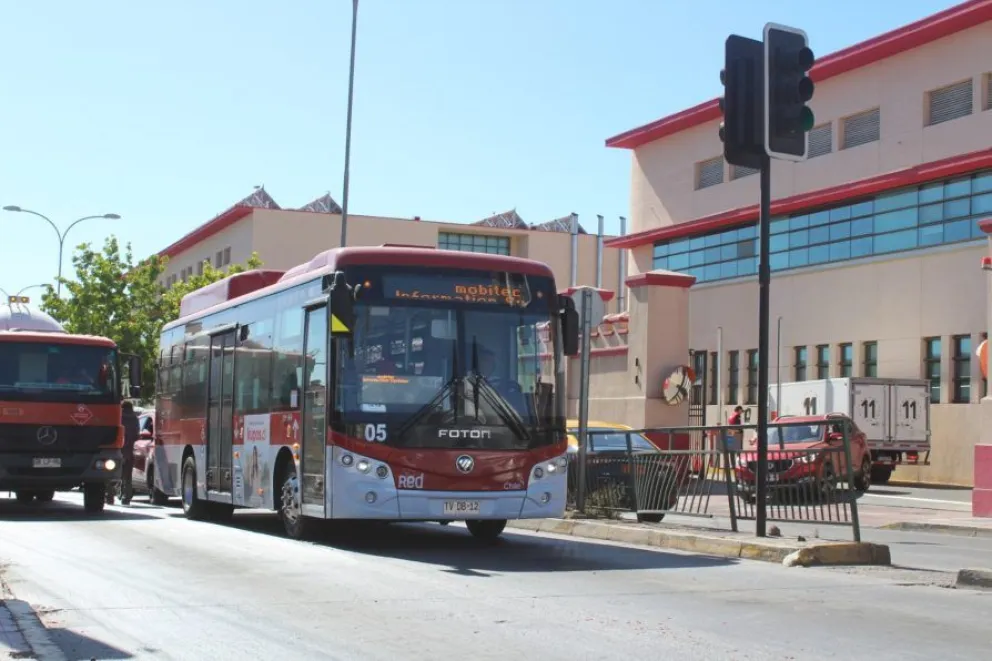 La locomoción colectiva se verá afectada con la disminución de los recursos de la Ley Espejo, lo que podría perjudicar, entre otros aspectos, la expansión de los buses eléctricos a otros sectores de la conurbación. (Foto: Ministerio de Transportes)